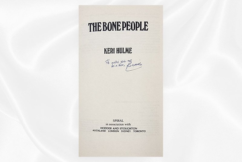 Keri Hulme - The bone people - Signed - Signature